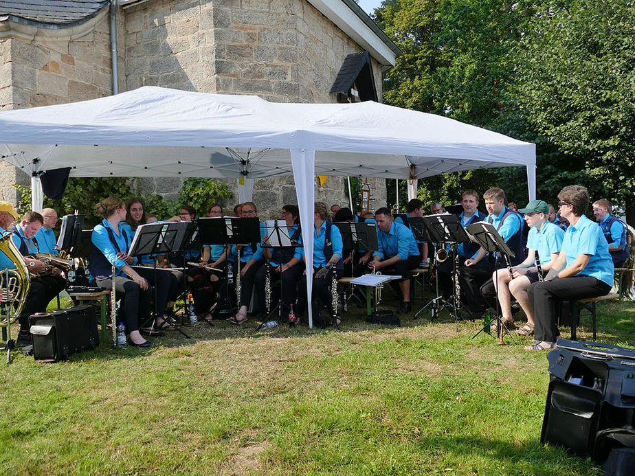 Nachfeier des Mährisch-Neustädter Wachsstockfestes an der Weingartenkapelle (Foto: Karl-Franz Thiede)